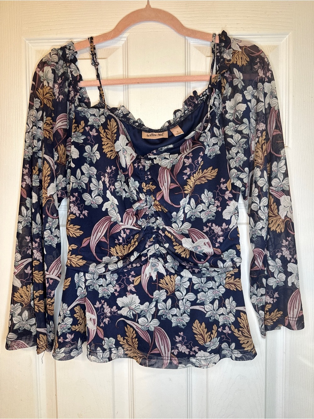 Women’s Navy Floral Ruched Long-Sleeve Blouse